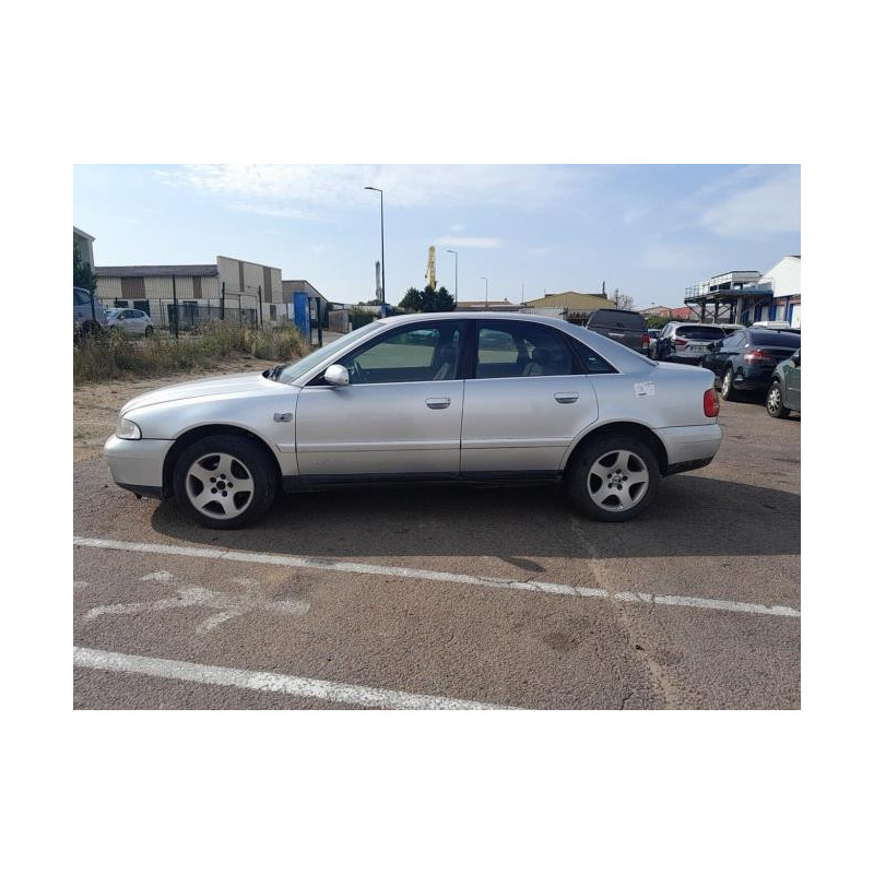 Feu arriere principal droit (feux) AUDI A4 1 PHASE 1 d’occasion