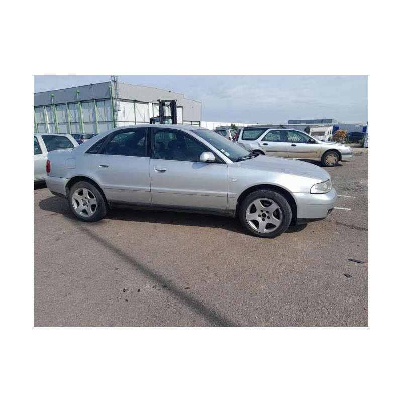 Feu arriere principal droit (feux) AUDI A4 1 PHASE 1 d’occasion
