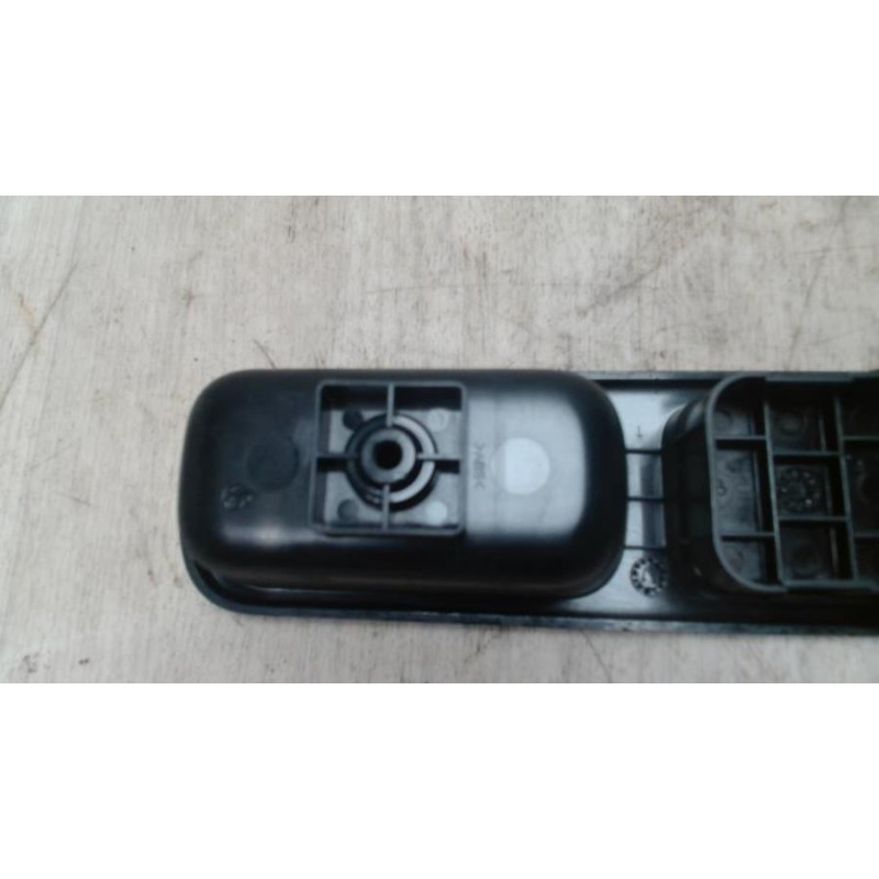 Interrupteur de leve vitre avant droit PEUGEOT 207 PHASE 2 d’occasion