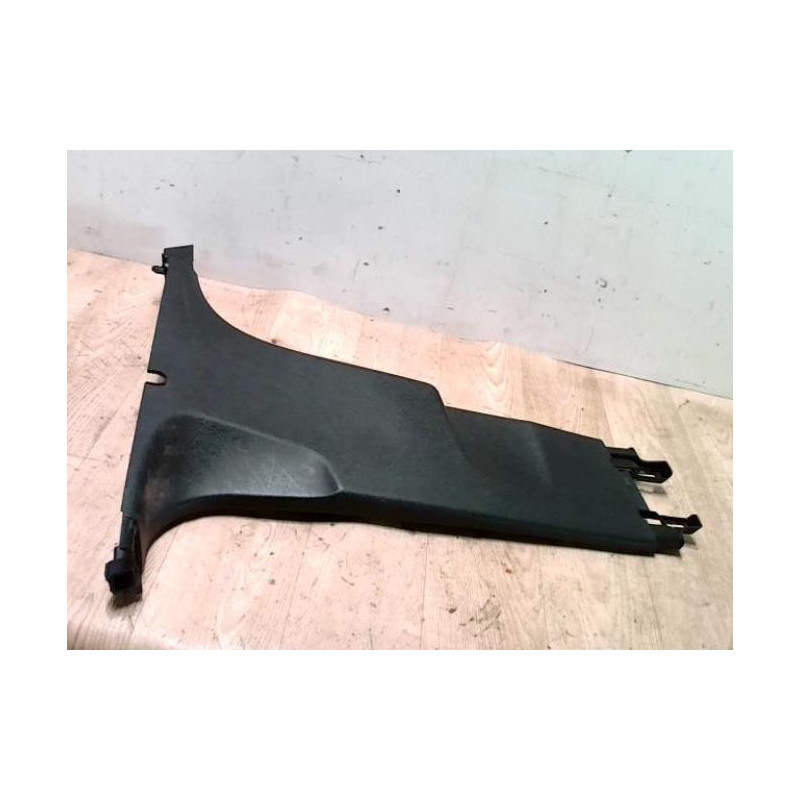 Garniture porte avant droite PEUGEOT 308 2 PHASE 1 d’occasion