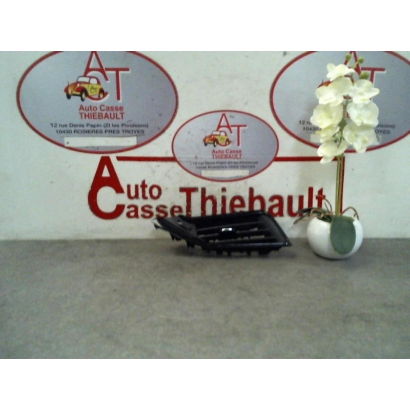 Aerateur tableau de bord avant gauche PEUGEOT 208 d’occasion