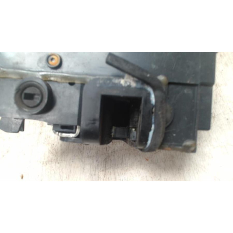 Serrure de porte laterale droite PEUGEOT 308 2 PHASE 1 d’occasion