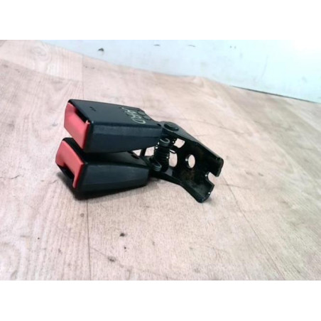 Attache ceinture arriere centrale FORD FIESTA 6 PHASE 2 d’occasion