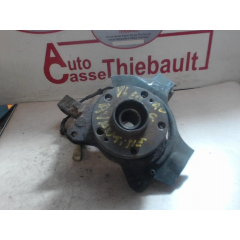 Fusee avant gauche RENAULT VELSATIS d’occasion