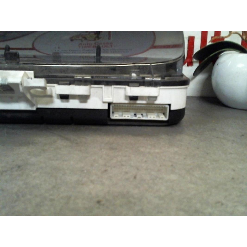 Compteur TOYOTA COROLLA VERSO II PHASE 2 d’occasion