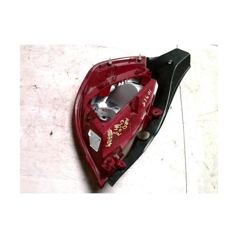 Feu arriere principal droit (feux) RENAULT CLIO 3 PHASE 1 d’occasion