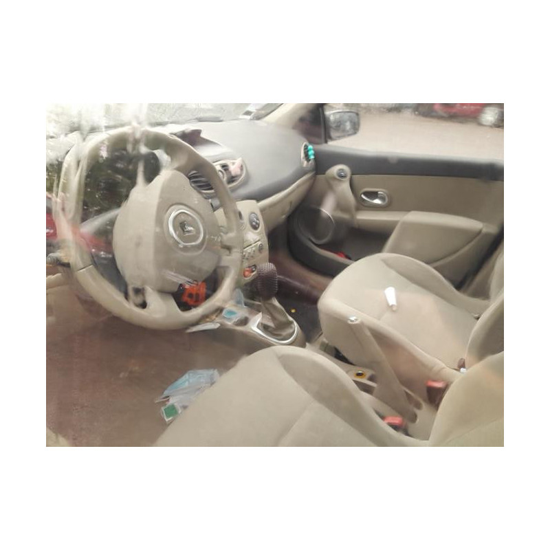 Feu arriere principal droit (feux) RENAULT CLIO 3 PHASE 1 d’occasion