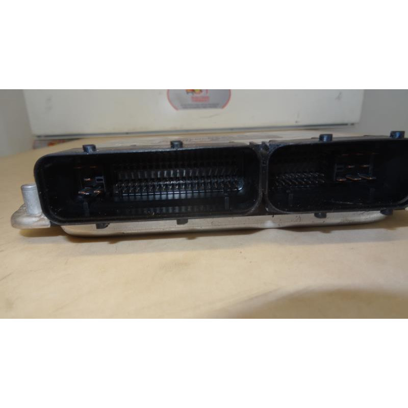 Calculateur VOLKSWAGEN POLO IV (9N3) PHASE 2 d’occasion