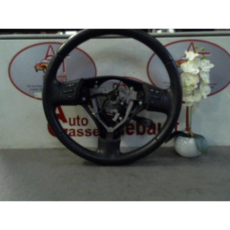 Volant TOYOTA COROLLA VERSO II PHASE 1 d’occasion