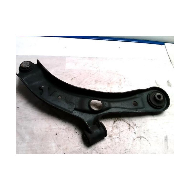 Bras de suspension superieur avant gauche SUZUKI SWIFT 4 d’occasion
