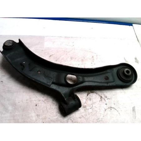 Bras de suspension superieur avant gauche SUZUKI SWIFT 4 d’occasion