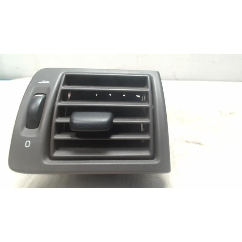 Aerateur tableau de bord avant droit VOLVO S 40 2 PHASE 1 d’occasion