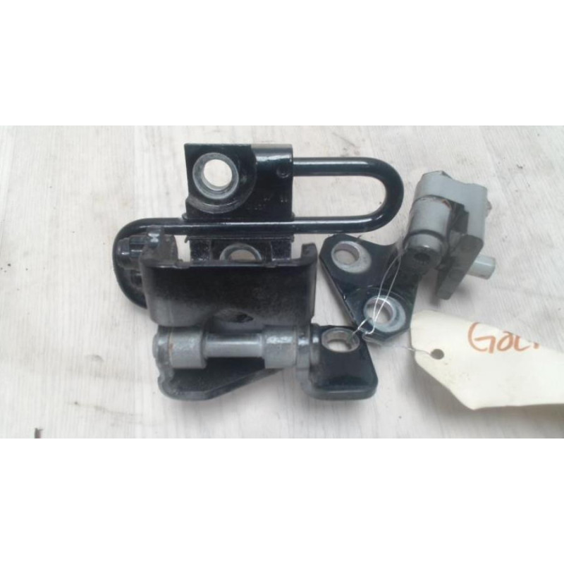 Charniere de porte arriere gauche VOLKSWAGEN GOLF 6 d’occasion