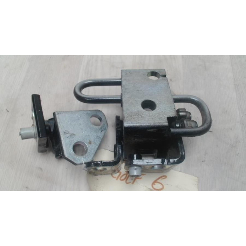 Charniere de porte arriere gauche VOLKSWAGEN GOLF 6 d’occasion