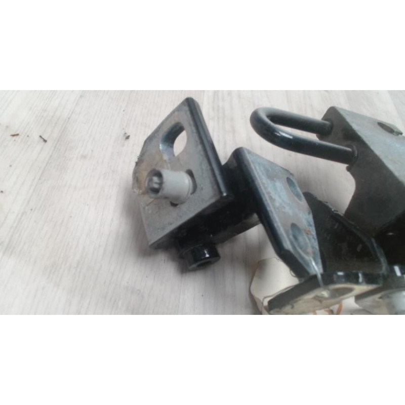 Charniere de porte arriere gauche VOLKSWAGEN GOLF 6 d’occasion