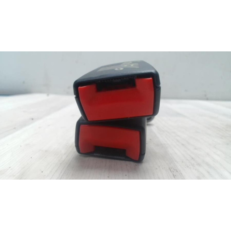 Attache ceinture arriere centrale VOLKSWAGEN GOLF 6 d’occasion