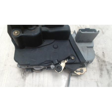 Serrure de porte laterale gauche PEUGEOT 307 PHASE 1 d’occasion