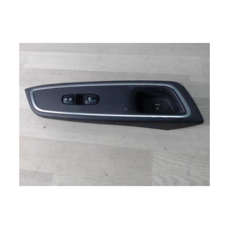 Interrupteur de leve vitre avant droit NISSAN MICRA 5 d’occasion