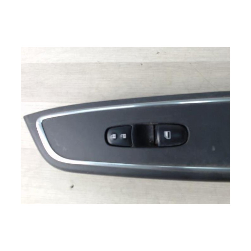 Interrupteur de leve vitre avant droit NISSAN MICRA 5 d’occasion