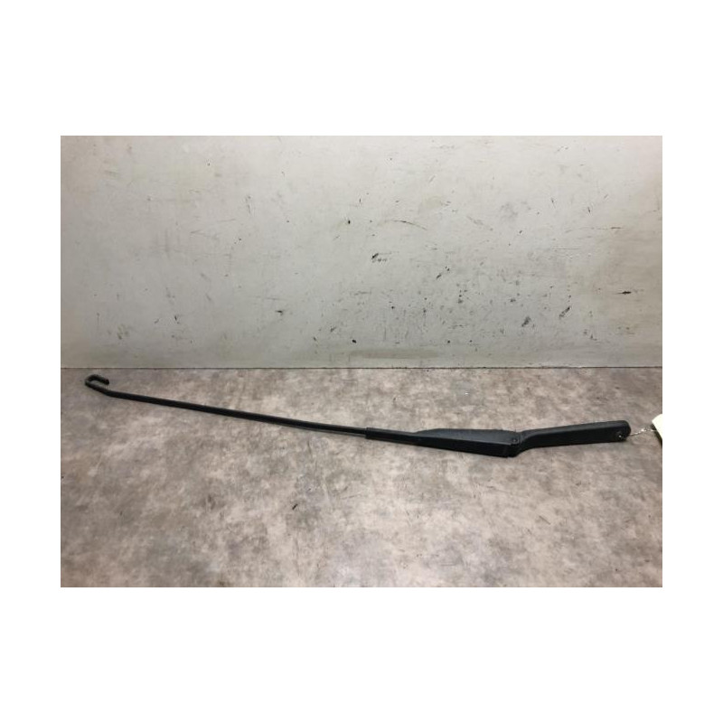 Bras essuie glace avant droit RENAULT TRAFIC 2 PHASE 2 d’occasion