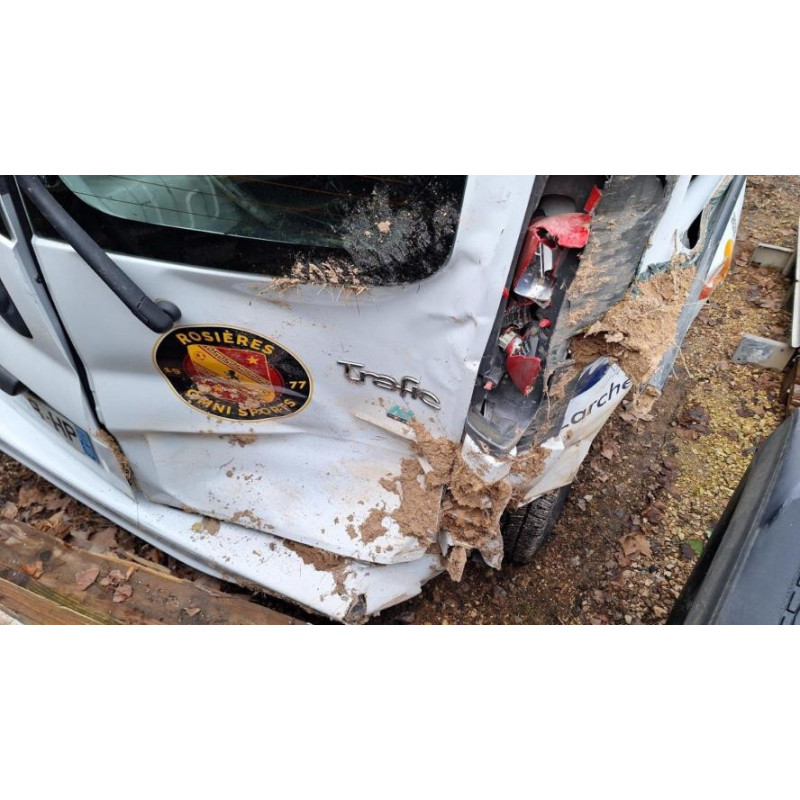 Bras essuie glace avant droit RENAULT TRAFIC 2 PHASE 2 d’occasion