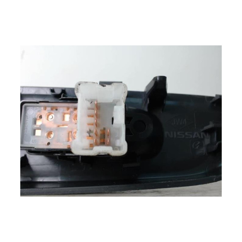 Interrupteur de leve vitre arriere droit NISSAN MICRA 5 d’occasion