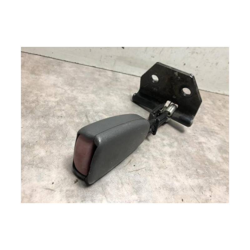 Attache ceinture arriere gauche VOLVO V 40 1 PHASE 2 BREAK d’occasion