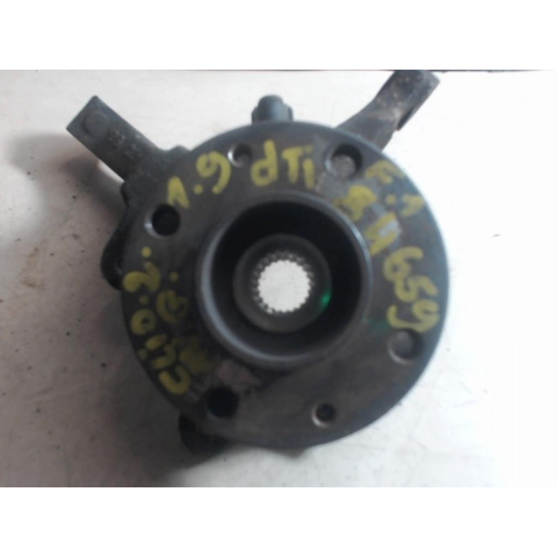 Fusee avant gauche RENAULT CLIO RTE/RXE d’occasion