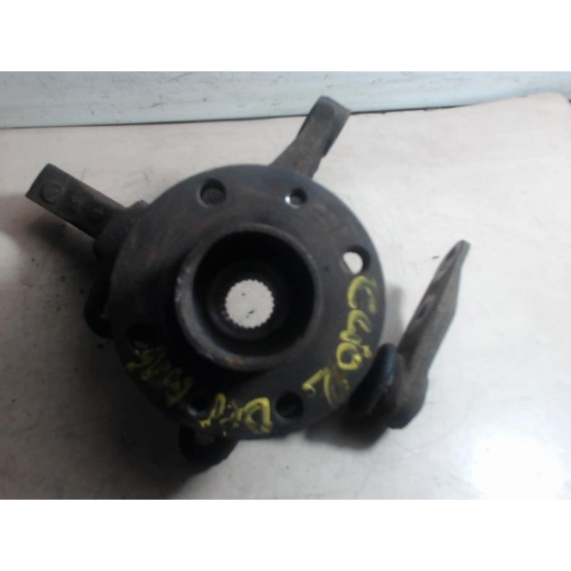 Fusee avant gauche RENAULT CLIO II d’occasion