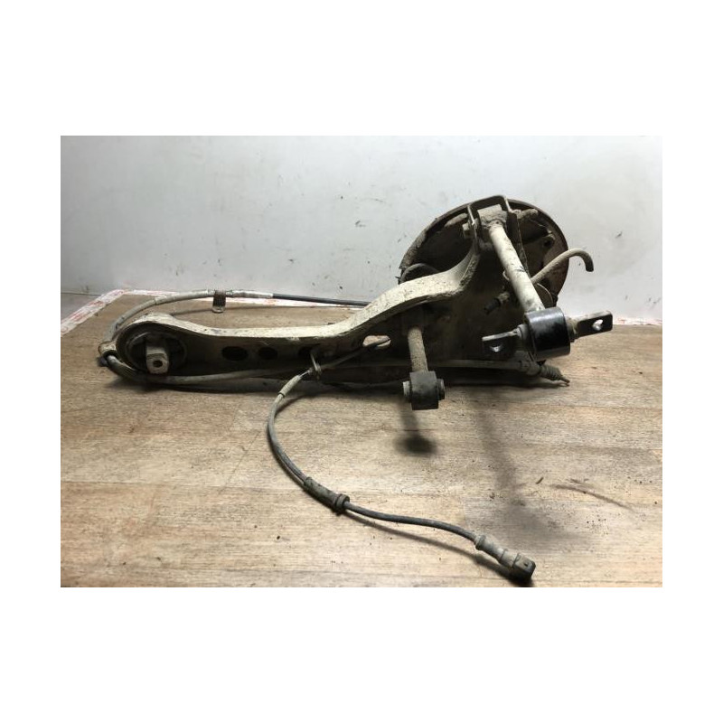 Fusee arriere droit VOLVO V 40 1 PHASE 2 BREAK d’occasion