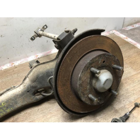 Fusee arriere gauche VOLVO V 40 1 PHASE 2 BREAK d’occasion