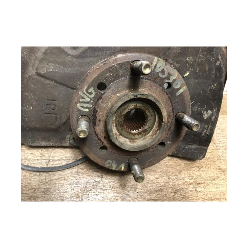 Fusee avant gauche VOLVO V 40 1 PHASE 2 BREAK d’occasion