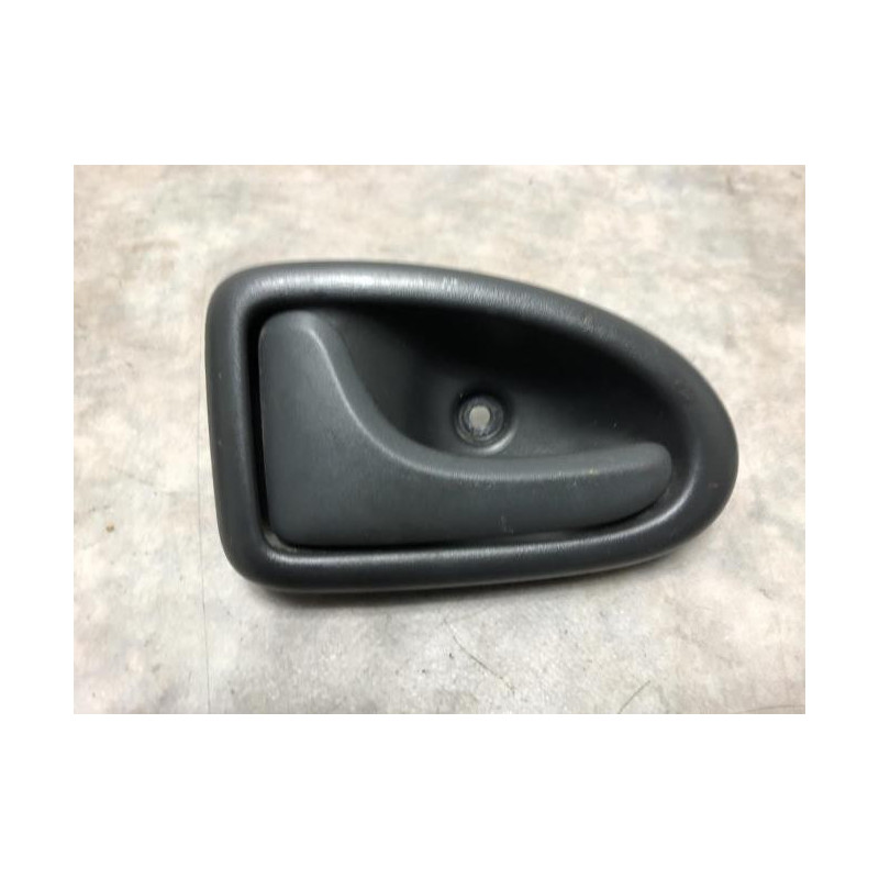 Poignee interieur porte de coffre gauche RENAULT TRAFIC 2 PHASE 2 d’occasion