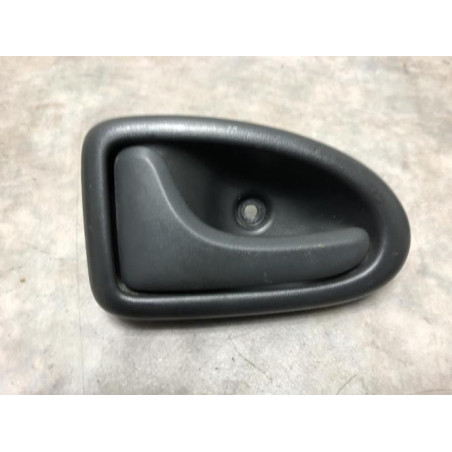 Poignee interieur porte de coffre gauche RENAULT TRAFIC 2 PHASE 2 d’occasion
