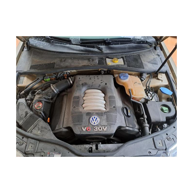 Cache moteur  VOLKSWAGEN PASSAT 4 PHASE 2 d’occasion