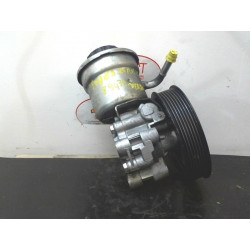 Pompe de direction TOYOTA COROLLA VERSO II PHASE 2 d’occasion