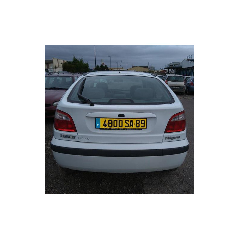Feu arriere principal gauche (feux) RENAULT MEGANE 1 PHASE 2 d’occasion