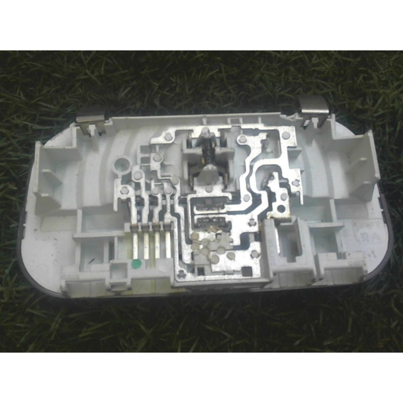Eclairage de plafonnier. CITROEN C4 COUPE d’occasion