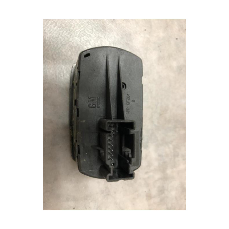 Interrupteur de leve vitre avant gauche OPEL CORSA D PHASE 2 d’occasion
