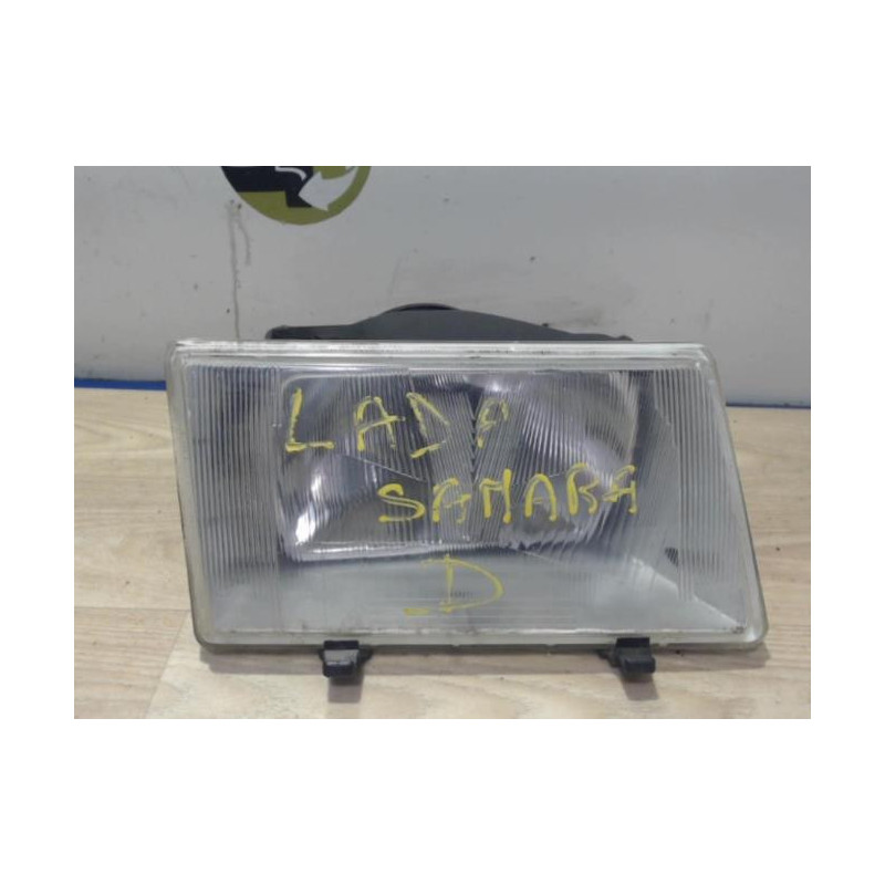 Optique avant principal droit (feux)(phare) LADA  d’occasion