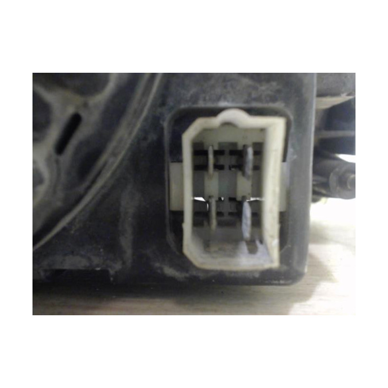 Optique avant principal droit (feux)(phare) LADA  d’occasion