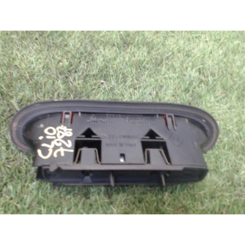 Feu arriere stop central RENAULT CLIO 1 PHASE 3 d’occasion