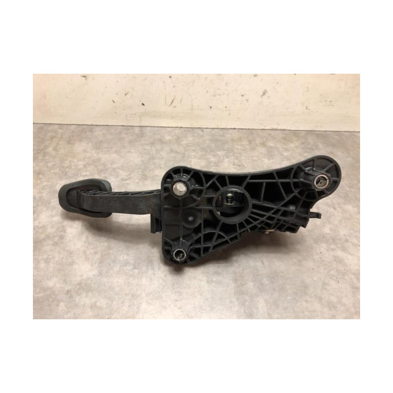 Pedalier d'embrayage RENAULT CLIO 5 d’occasion