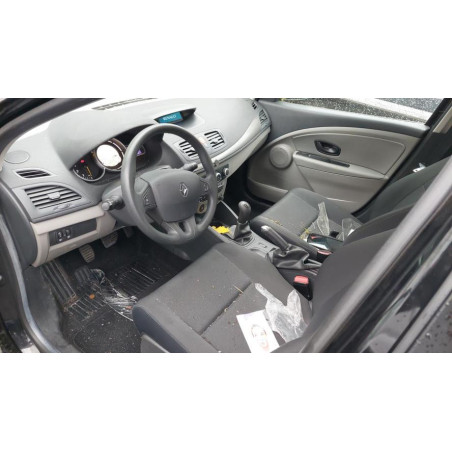 Ecrous RENAULT MEGANE 3 PHASE 1 d’occasion