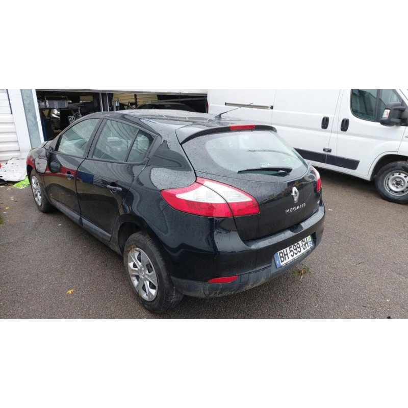 Ecrous RENAULT MEGANE 3 PHASE 1 d’occasion