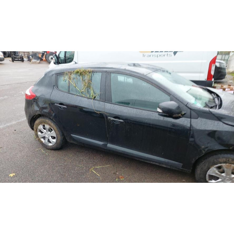 Ecrous RENAULT MEGANE 3 PHASE 1 d’occasion