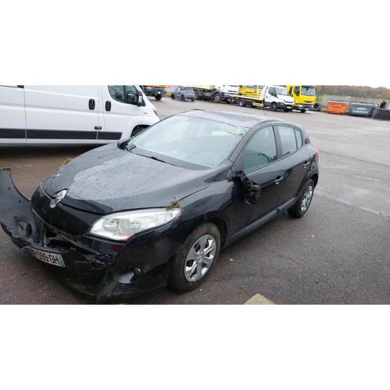 Ecrous RENAULT MEGANE 3 PHASE 1 d’occasion