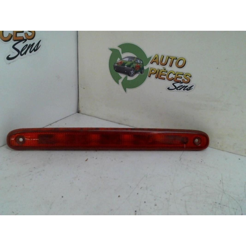 Feu arriere stop central PEUGEOT 107 PHASE 1 d’occasion
