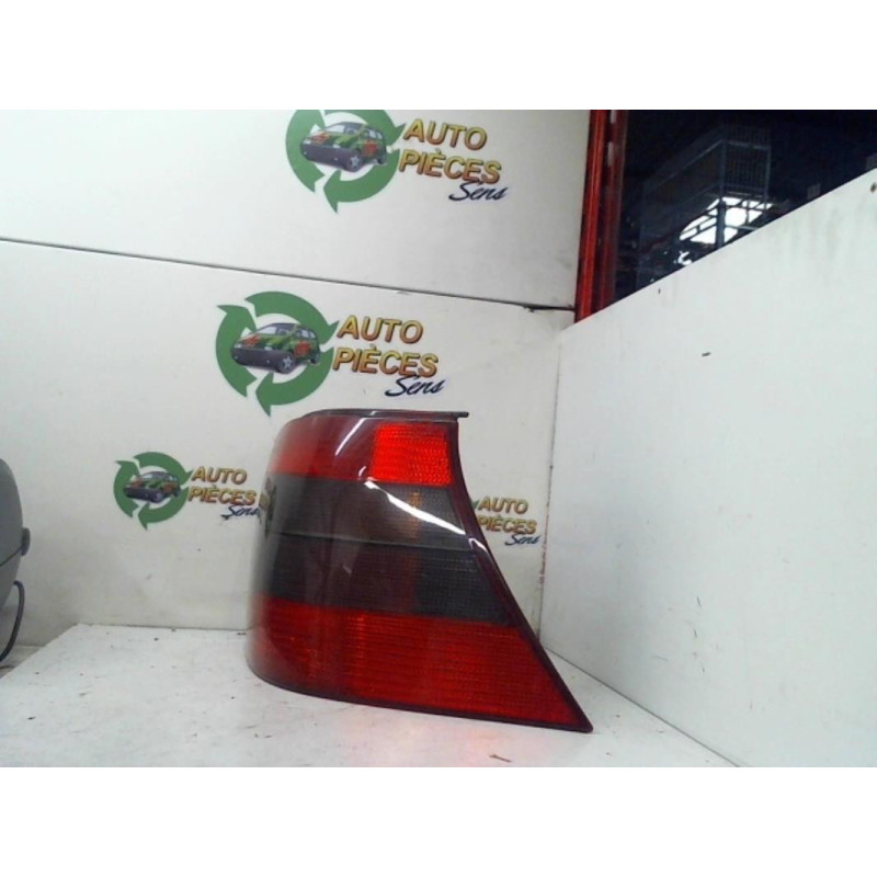 Feu arriere principal droit (feux) VOLKSWAGEN GOLF 4 d’occasion