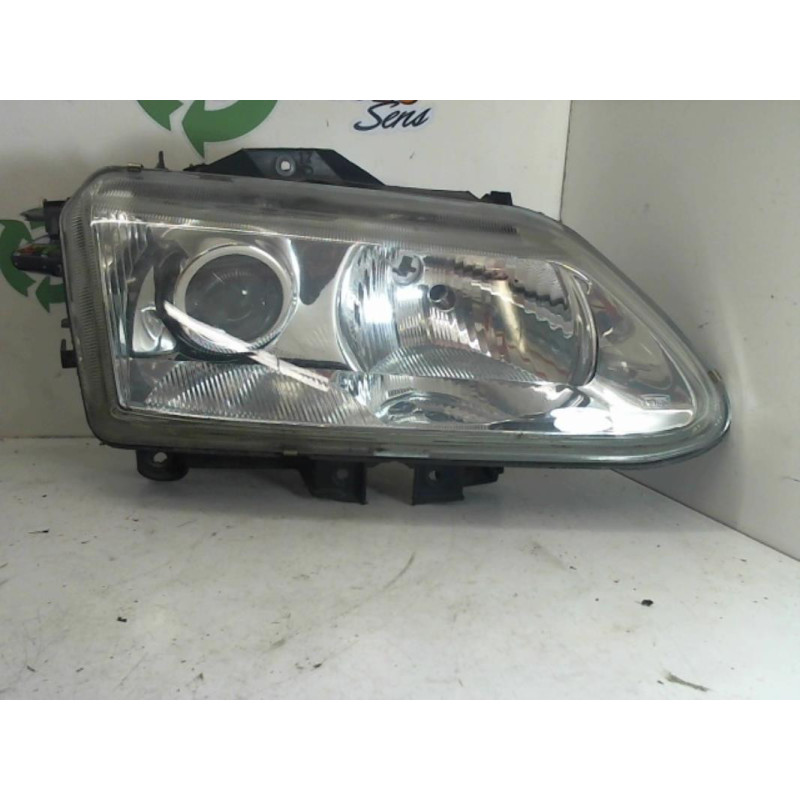 Optique avant principal droit (feux)(phare) RENAULT  d’occasion